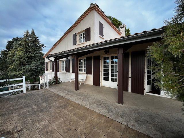 Villa - 169 m² - 6 pièces