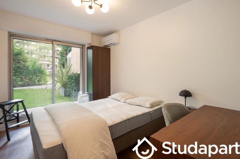 Chambre - 12 m² - 1 pièce