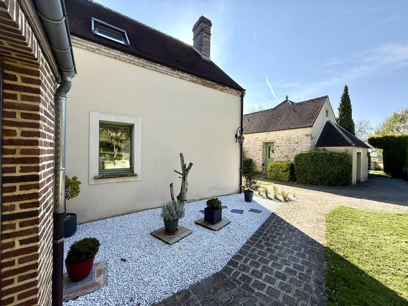 Propriété - 318 m² - 7 pièces