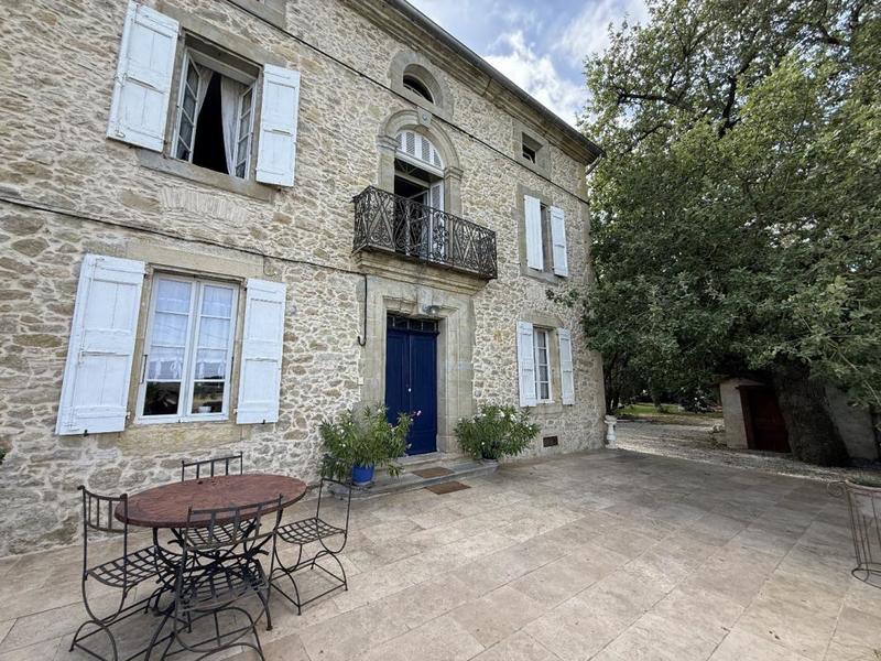 Maison de maîtres - 294 m² - 12 pièces