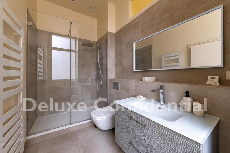 Appartement - 226 m² - 7 pièces