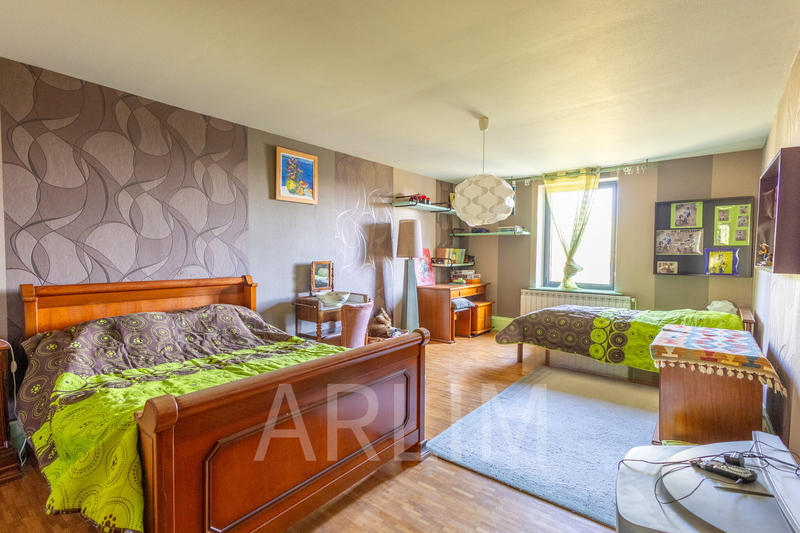 Maison - 440 m² - 9 pièces