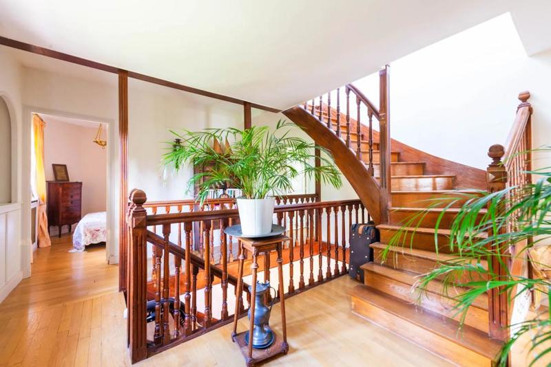 Maison - 400 m² - 8 pièces