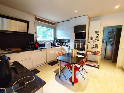 Maison - 228 m² - 6 pièces