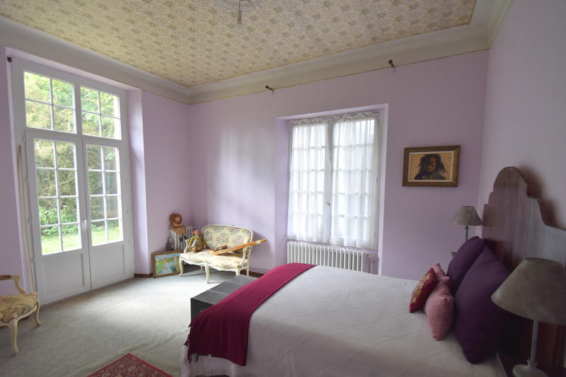 Maison - 300 m² - 8 pièces