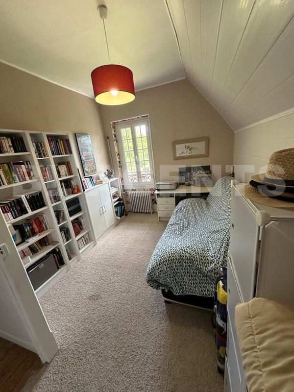 Maison - 184 m² - 8 pièces