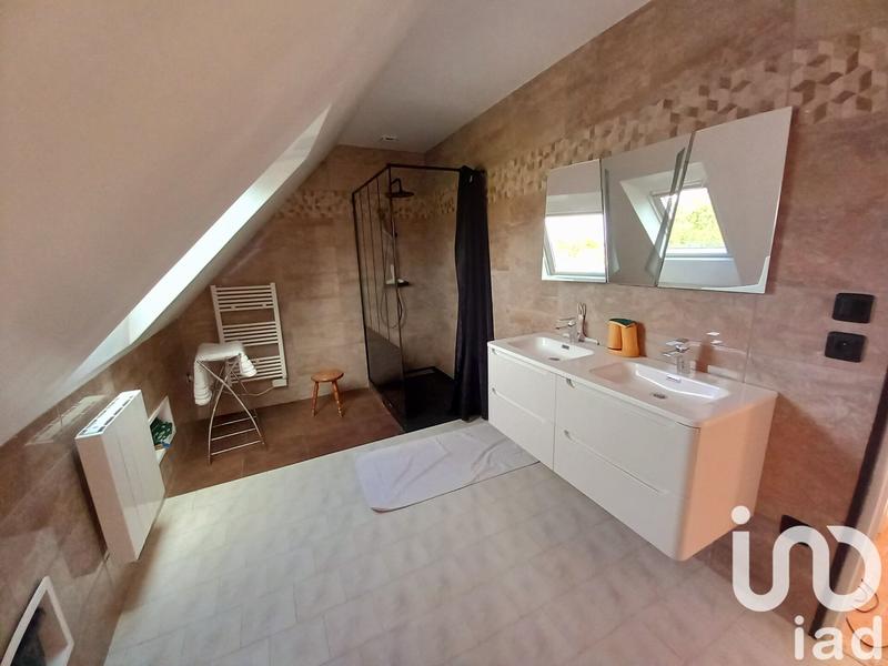 Maison - 178 m² - 9 pièces