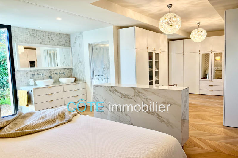 Demeure - 257 m² - 5 pièces