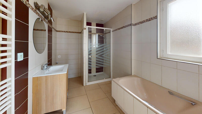 Maison - 95 m² - 4 pièces