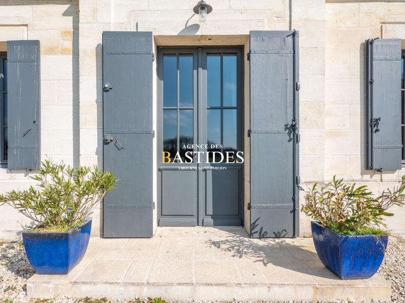 Maison - 310 m² - 8 pièces