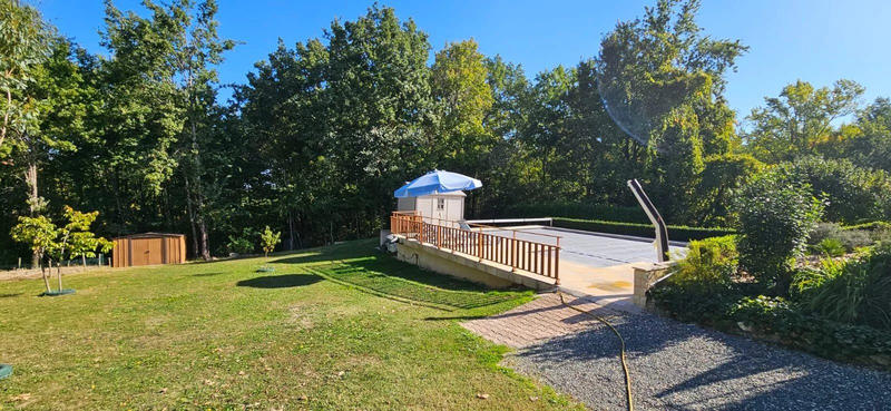 Maison - 220 m² - 7 pièces