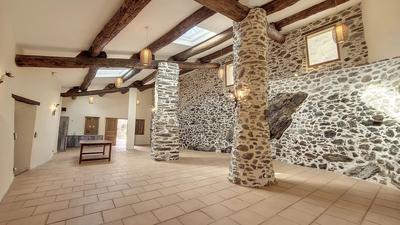 Maison - 584 m² - 14 pièces