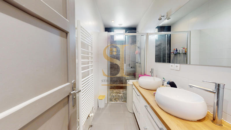 Maison - 108 m² - 7 pièces