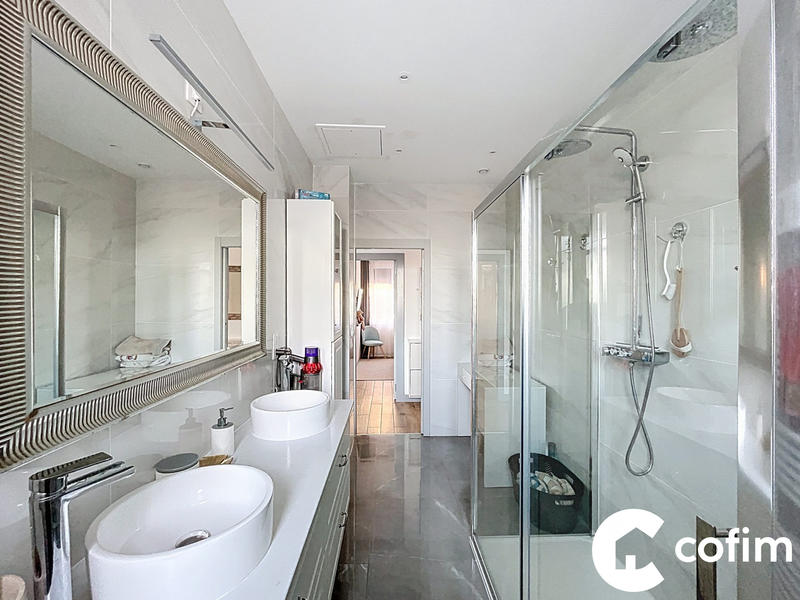 Maison - 107 m² - 5 pièces