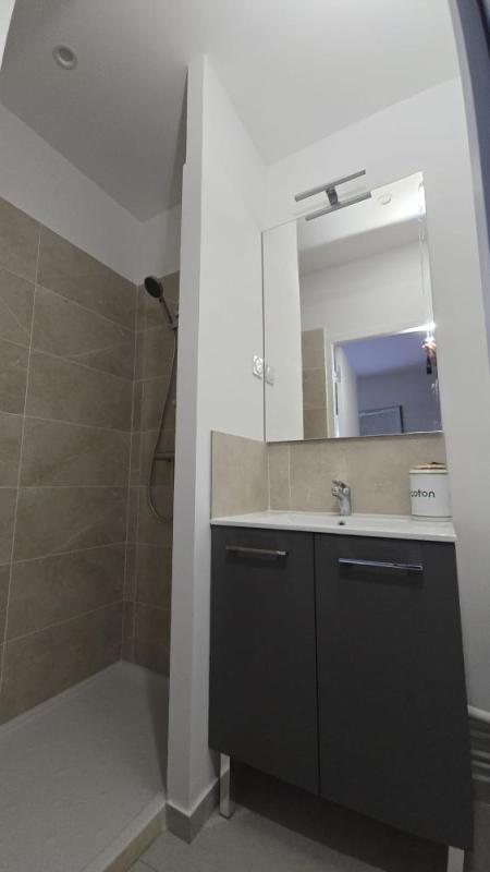 Studio - 15 m² - 1 pièce