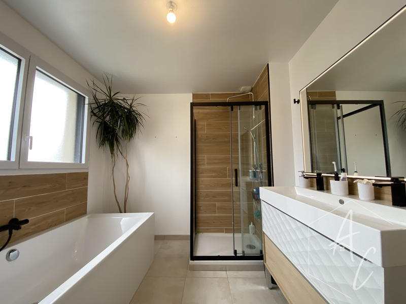 Maison contemporaine - 123 m² - 6 pièces