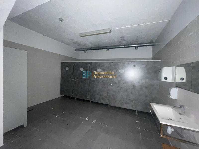 Local commercial - 1 120 m²