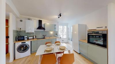 Appartement - 93 m² - 5 pièces