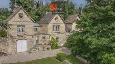 Maison - 430 m² - 11 pièces