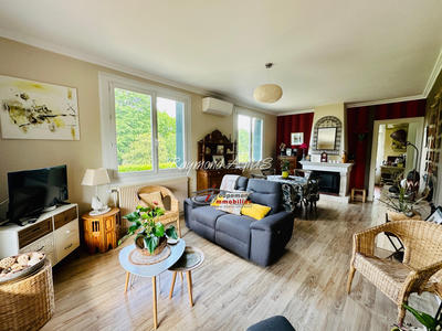 Maison - 189 m² - 9 pièces