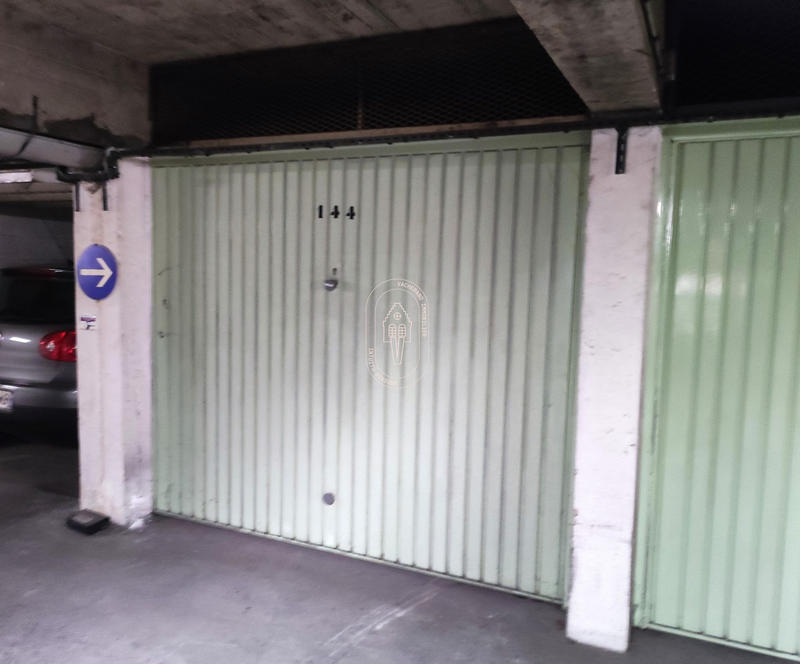 Parking / Garage - 9 m²