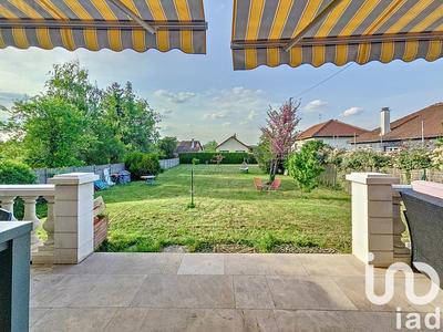 Maison - 140 m² - 8 pièces