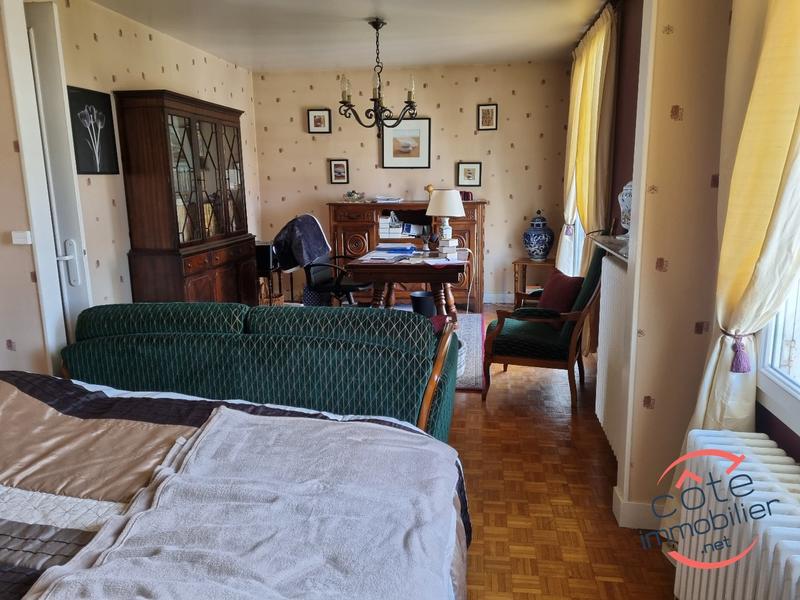 Maison - 205 m² - 10 pièces