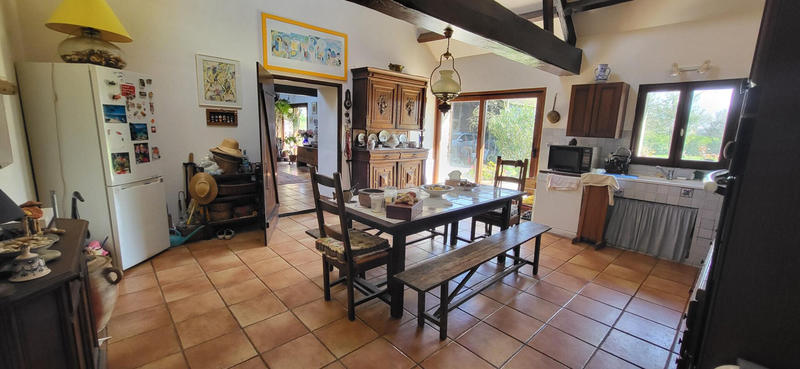 Maison - 224 m² - 9 pièces