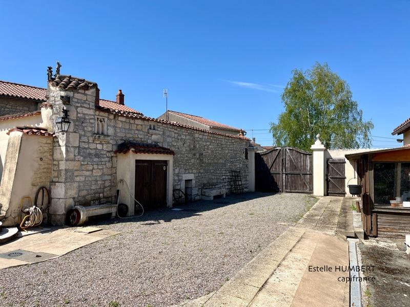 Maison - 205 m² - 10 pièces