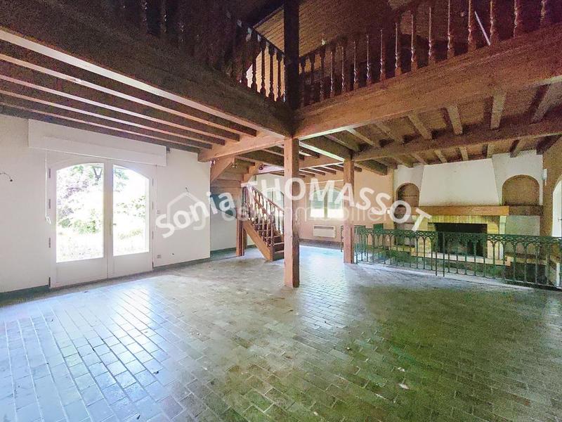 Maison - 200 m² - 8 pièces