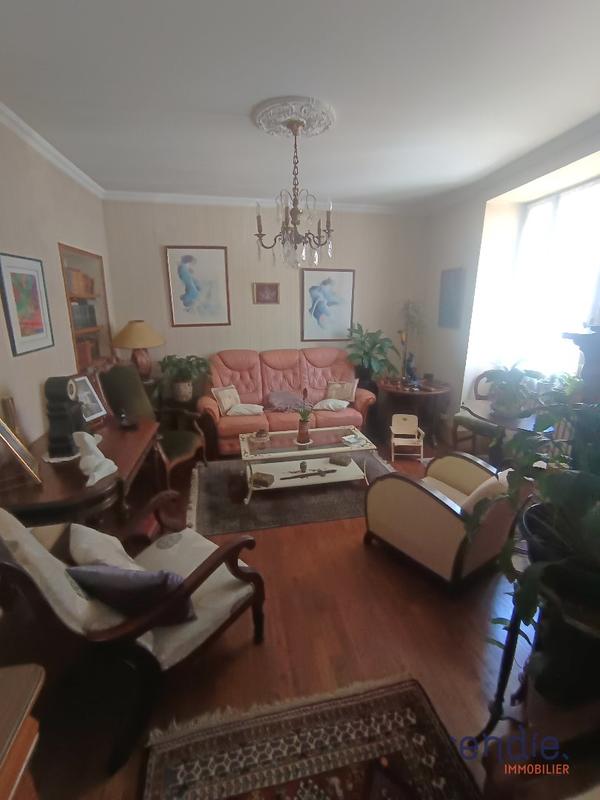 Maison - 180 m² - 7 pièces