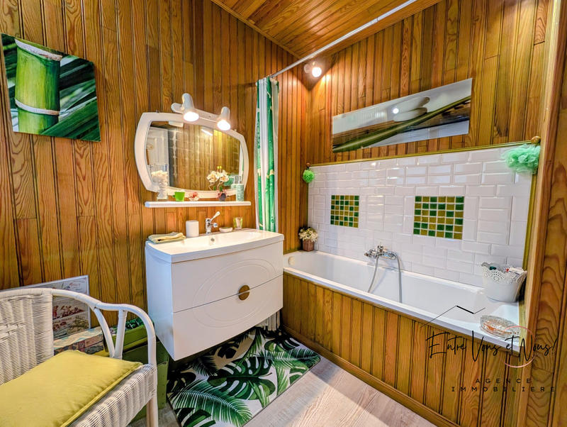 Maison - 290 m² - 9 pièces