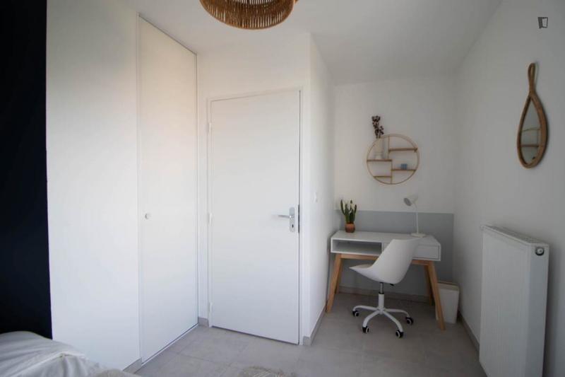 Chambre - 10 m² - 5 pièces