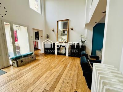 Maison - 167 m² - 8 pièces