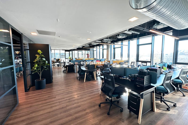 Local commercial - 320 m² - 10 pièces