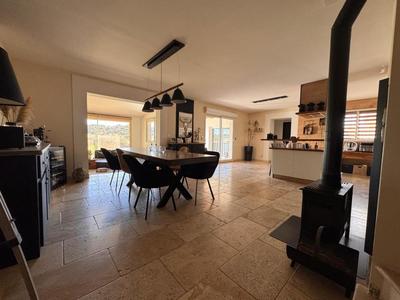 Maison traditionnelle - 139 m² - 5 pièces