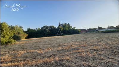 Terrain constructible - 1 800 m²