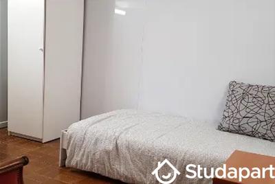 Chambre - 12 m² - 1 pièce