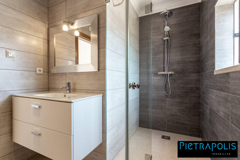 Appartement - 82 m² - 4 pièces