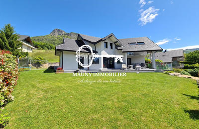 Villa - 185 m² - 6 pièces