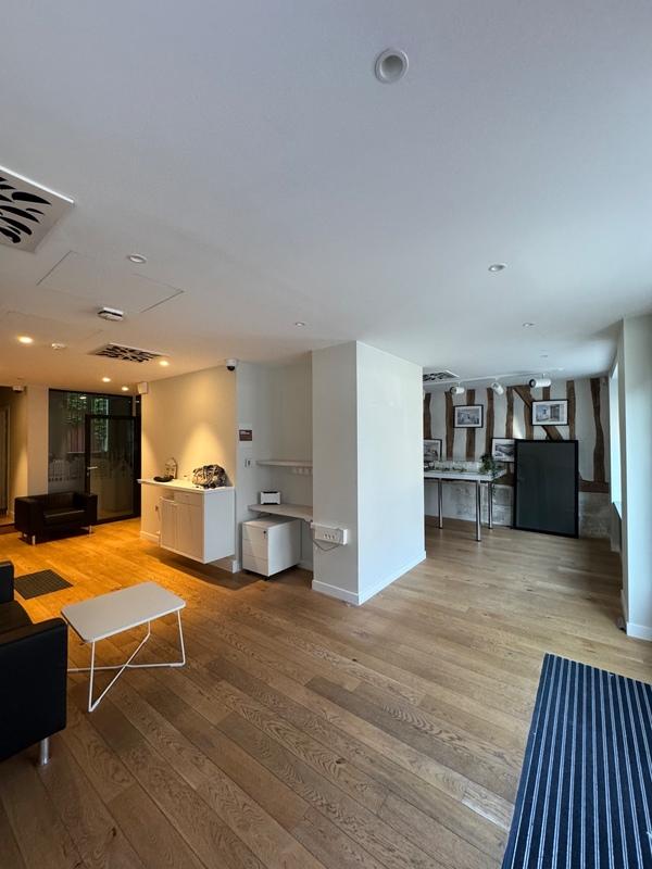 Local commercial - 287 m² - 6 pièces