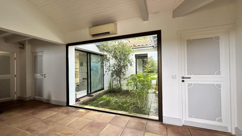 Maison contemporaine - 213 m² - 6 pièces