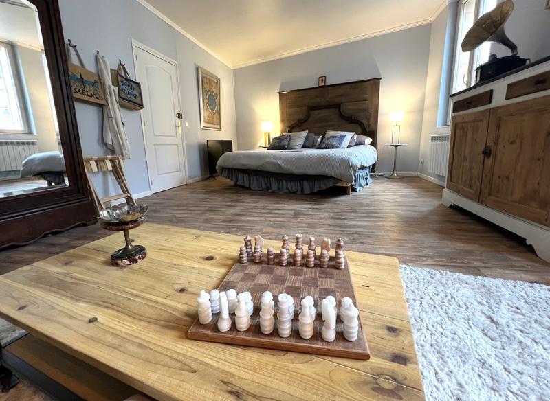 Maison traditionnelle - 250 m² - 8 pièces