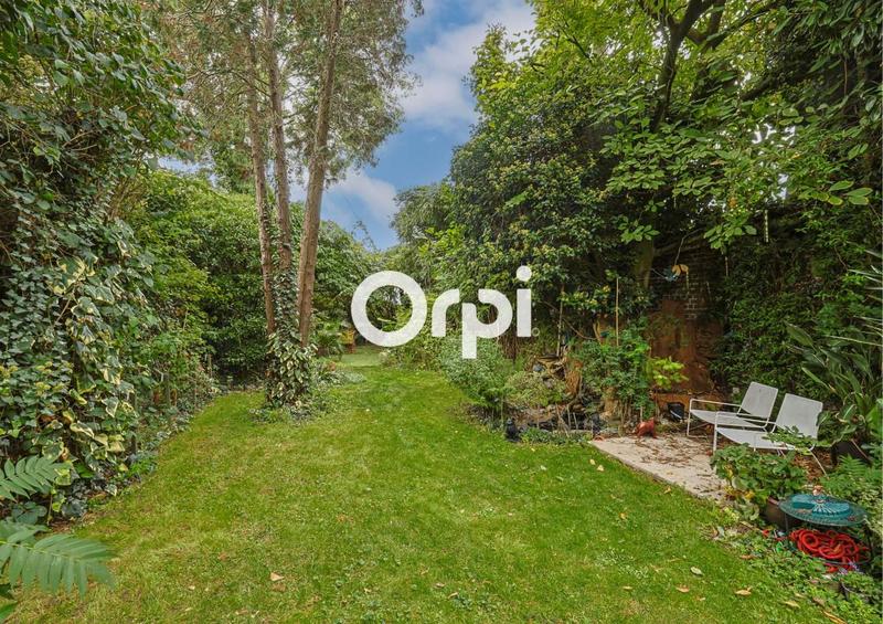 Maison - 300 m² - 8 pièces