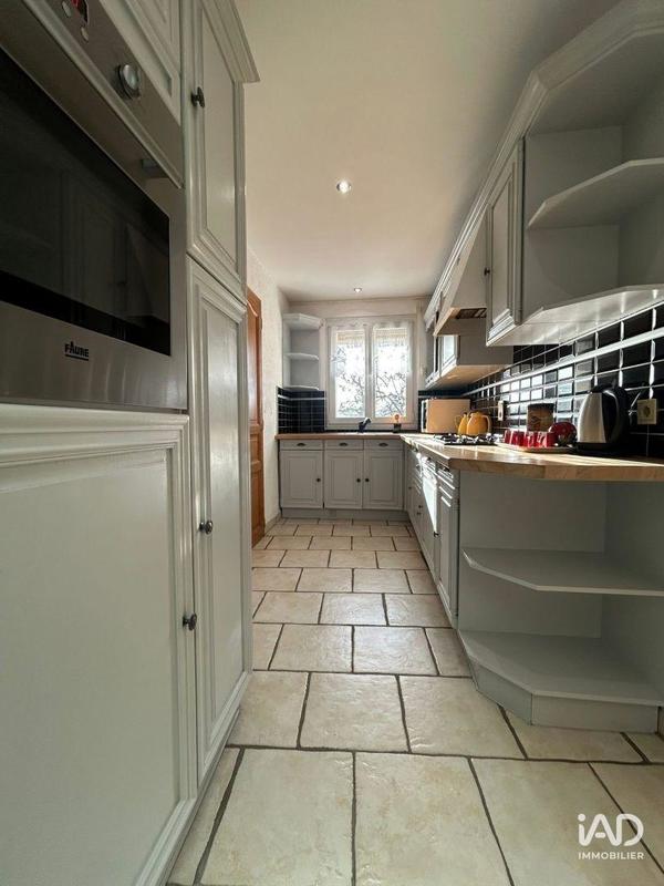 Maison - 250 m² - 6 pièces