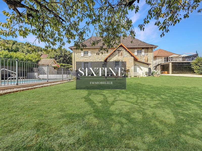 Maison ancienne - 692 m² - 16 pièces