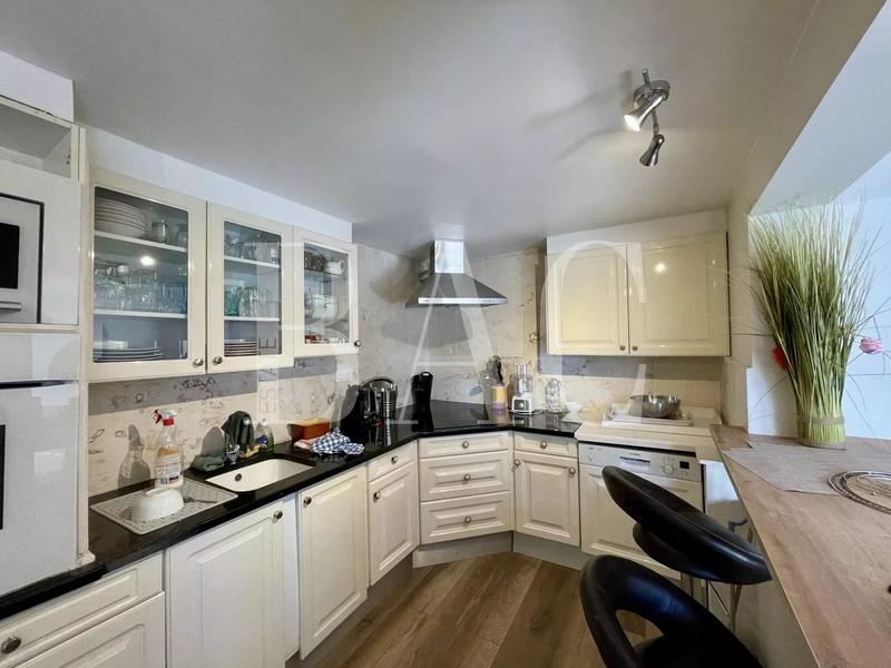 Villa - 200 m² - 7 pièces