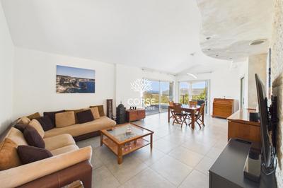 Villa - 220 m² - 8 pièces