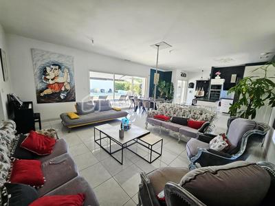 Maison - 172 m² - 5 pièces