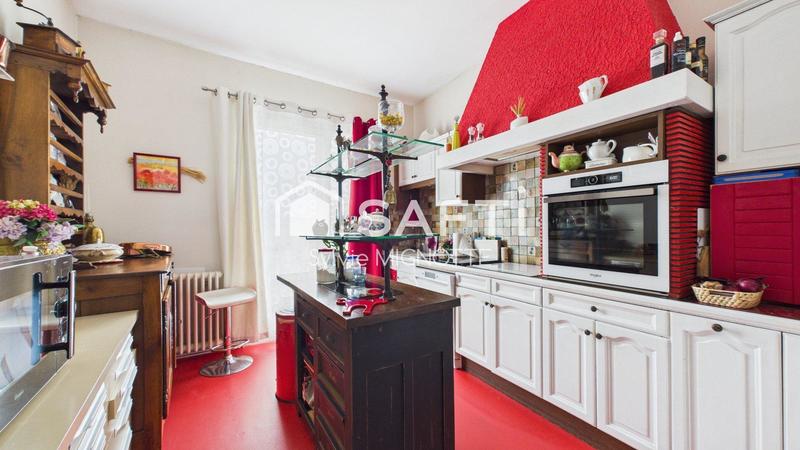 Maison - 302 m² - 11 pièces